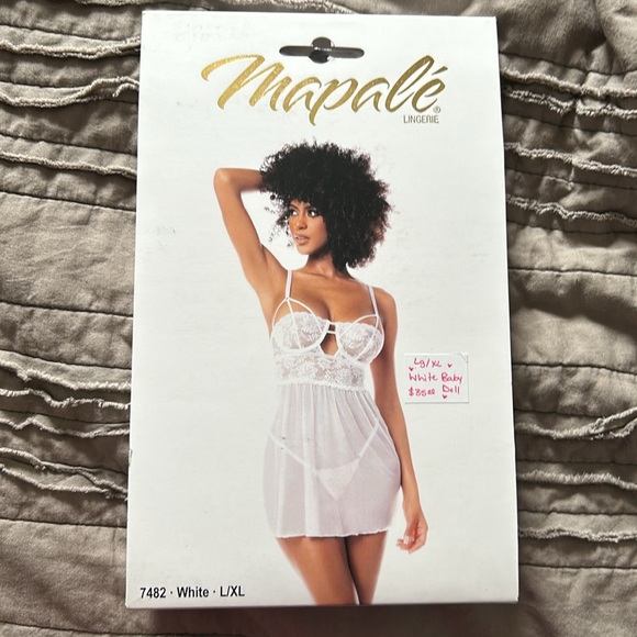 Gorgeous white lace lingerie - Picture 2 of 4